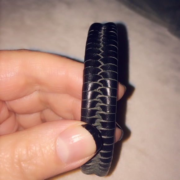 Sterling silver and leather bracelets - Picture 2 of 2